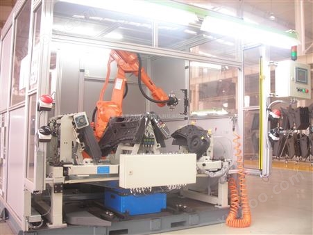 新力光箱包缝纫机器人工作站全自动感应